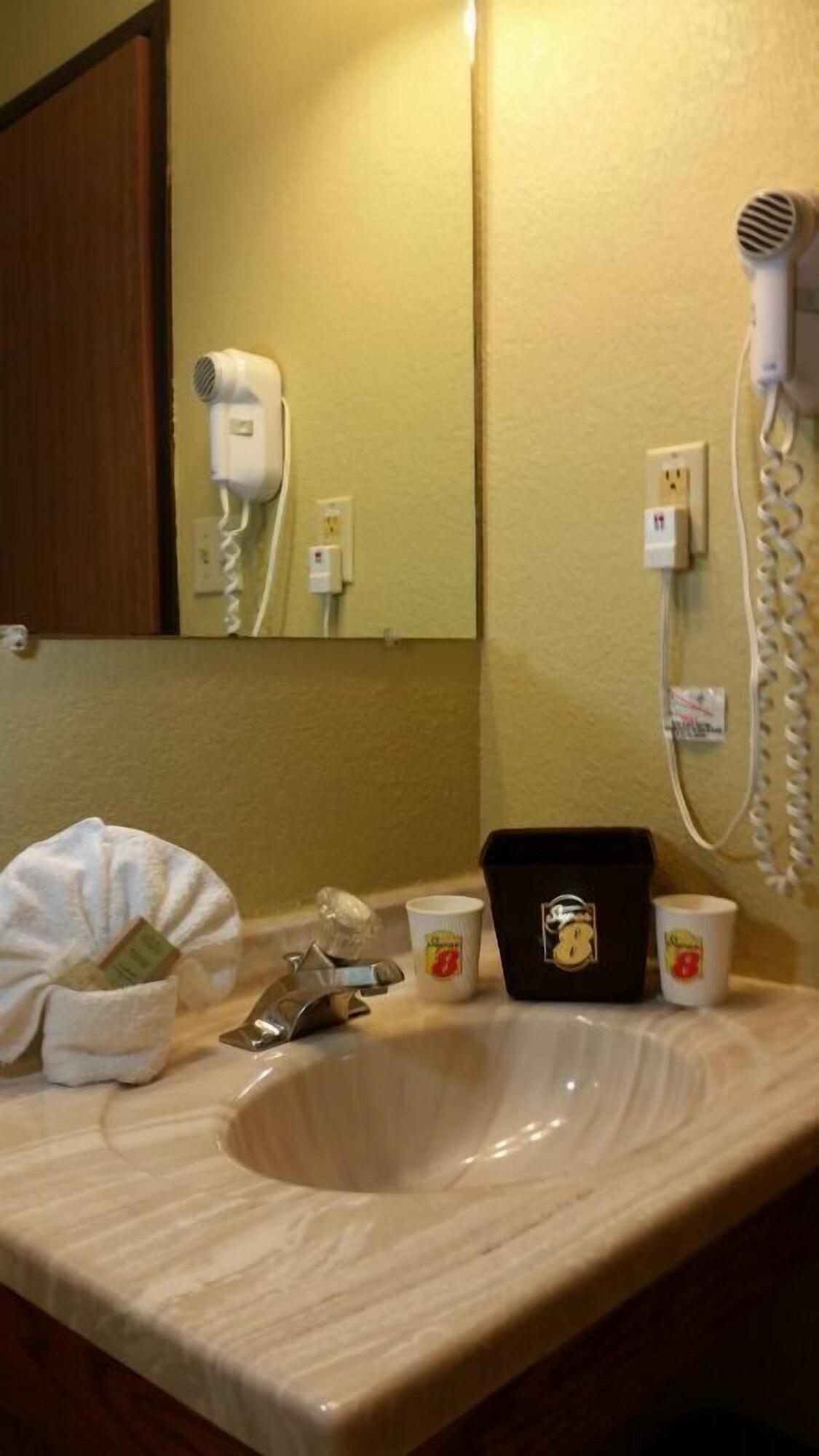 Super 8 By Wyndham Trinidad Hotel Екстериор снимка